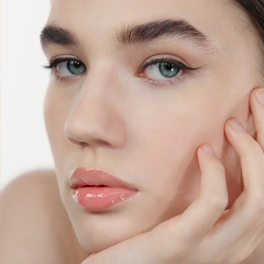 Peptide in der Hautpflege: Boten für deinen Glow