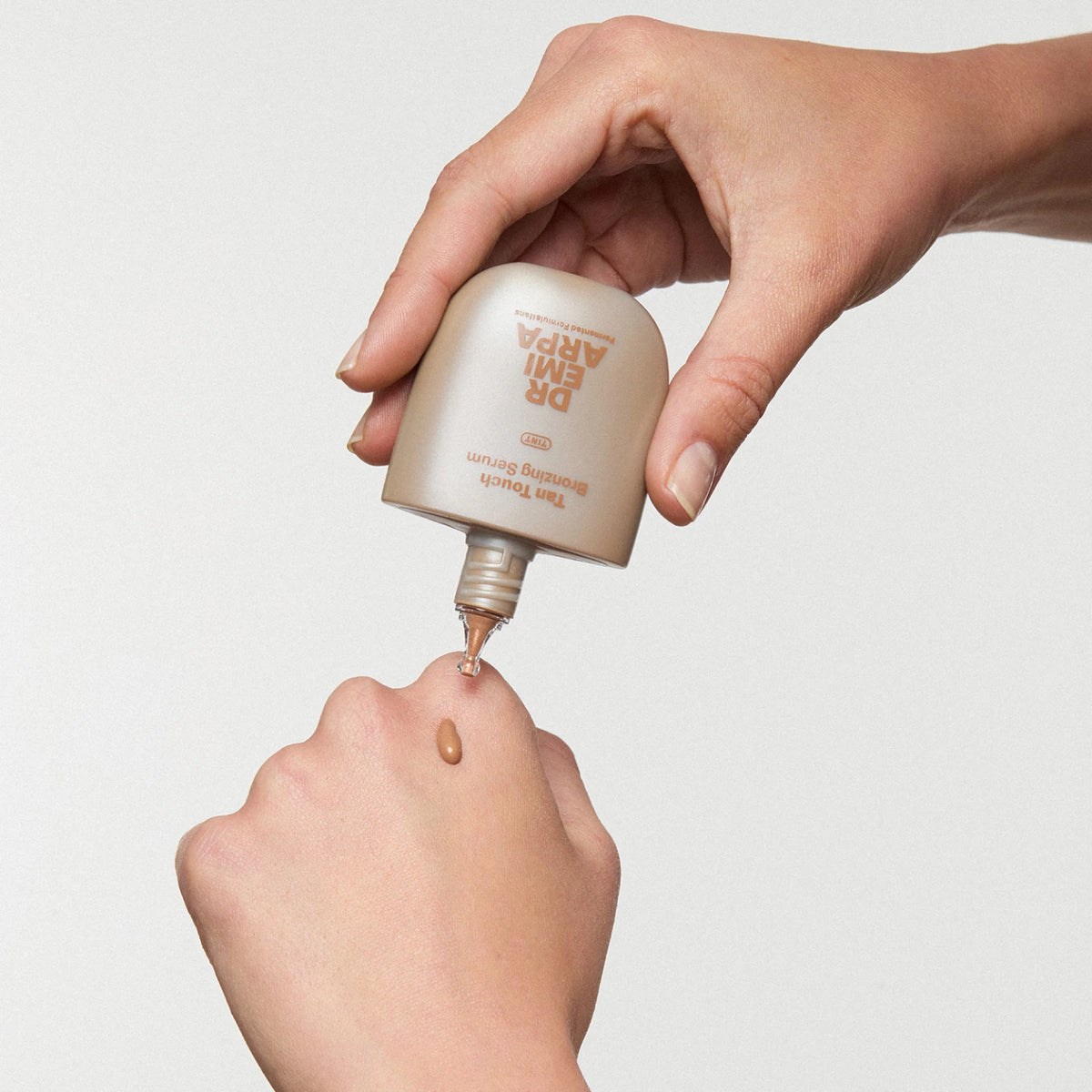 <p>PRODUKT-SPOTLIGHT: TAN TOUCH BRONZING SERUM </p>
